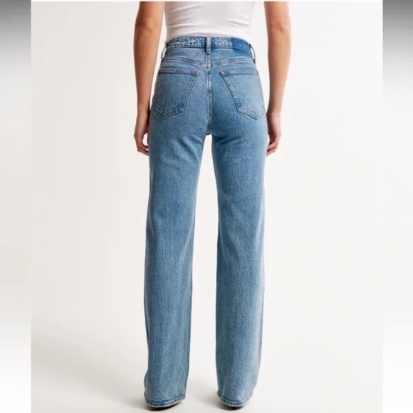 Abercrombie & Fitch The 90s Relaxed Jean High rise jeans Medium Wash 31 - Picture 4 of 9
